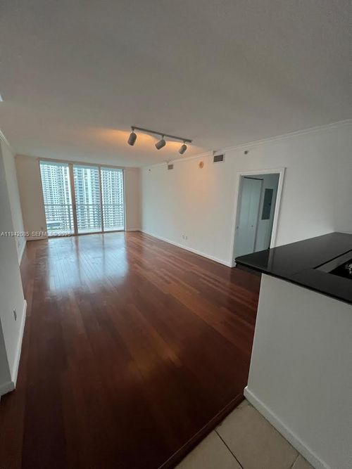 apt-2215-325 S Biscayne Blvd, Miami, FL, 33131-2462 | Card Image