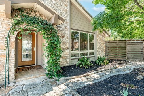 11801 Doonesbury Cv, Austin, TX, 78758-3804 | Card Image