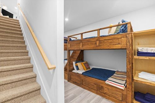 5-98 Hill Street, Stowe, VT, 05672 | Card Image