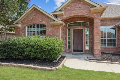 9813 Havenway Drive, House other with 4 bedrooms, 2 bathrooms and null parking in Denton TX | Image 2