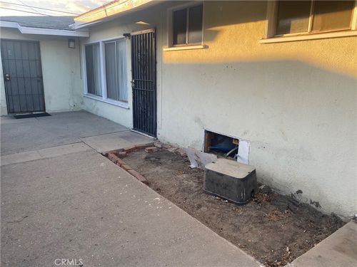 1127 N Wilmington Blvd, Wilmington, CA, 90744-3256 | Card Image