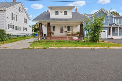 85 Hughes Ave, Pawtucket, RI, 02861-2008 | Card Image