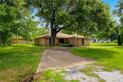 706 Mesquite St, Calvert, TX, 77837-0018 | Card Image