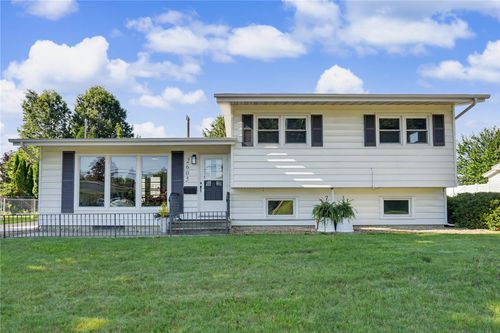 2605 1st Ave, Marion, IA, 52302-4076 | Card Image