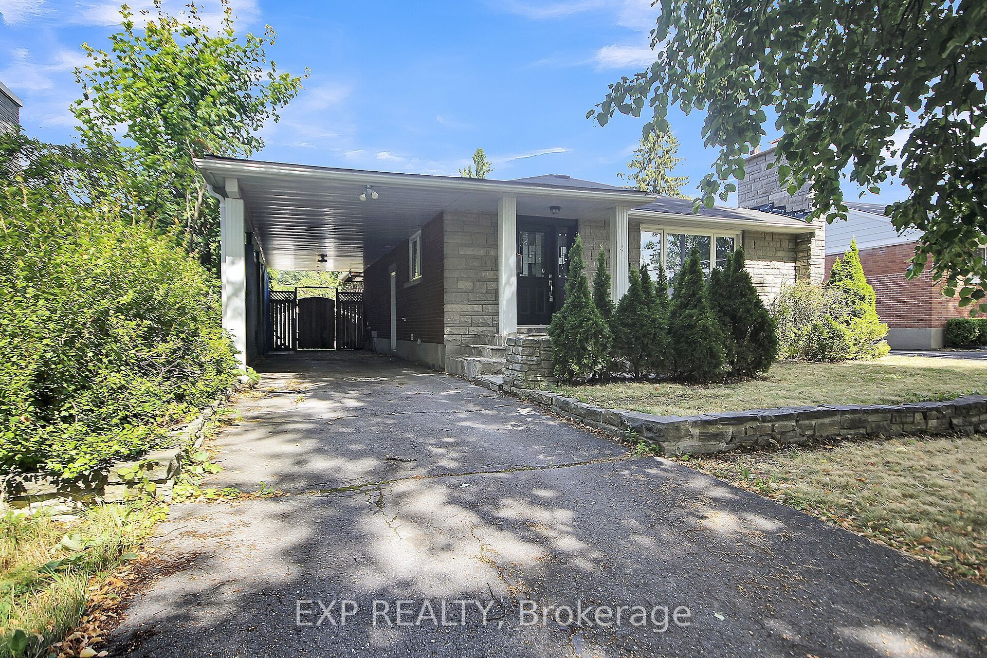 Residential in Parkway Park - Queensway Terrace S and Area 2