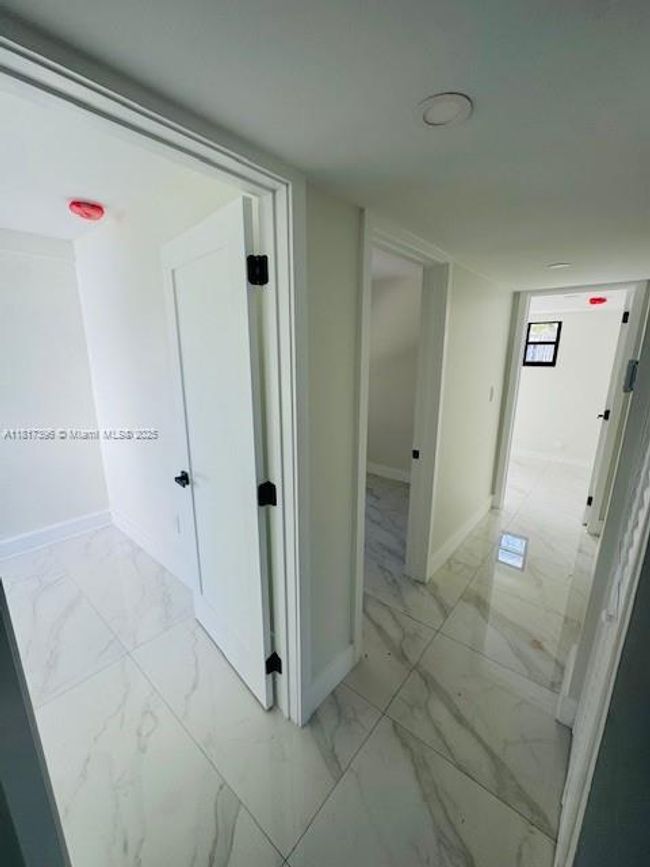 APT-3 - 905 Sw 13 Th Ct, Condo with 3 bedrooms, 1 bathrooms and null parking in Miami FL | Image 5