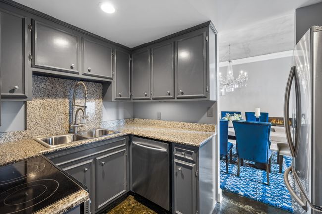APT-305 - 3901 W End Ave, Condo with 2 bedrooms, 3 bathrooms and 1 parking in Nashville TN | Image 9