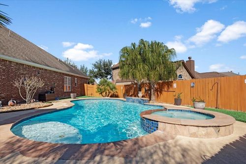 16306 Christopher Park St, Hockley, TX, 77447-7690 | Card Image