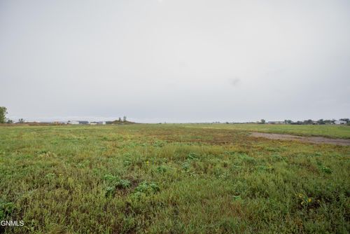 1301 Saber Loop, Bismarck, ND, 58504 | Card Image