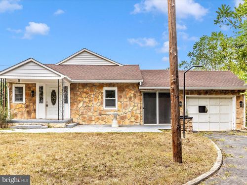 6 Myers Trl, BERKELEY SPRINGS, WV, 25411-7290 | Card Image