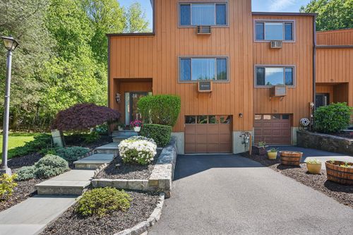13 Robin Ln, Croton-On-Hudson, NY, 10520-1537 | Card Image
