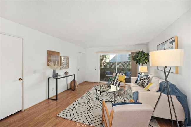 5 - 23300 Orange, Condo with 2 bedrooms, 1 bathrooms and null parking in Lake Forest CA | Image 4