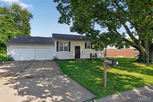 12083 Garden Ln, Saint Louis, MO, 63138-2632 | Card Image