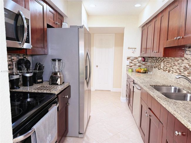 APT-1111 - 805 Riverside Dr, Condo with 2 bedrooms, 2 bathrooms and null parking in Coral Springs FL | Image 7