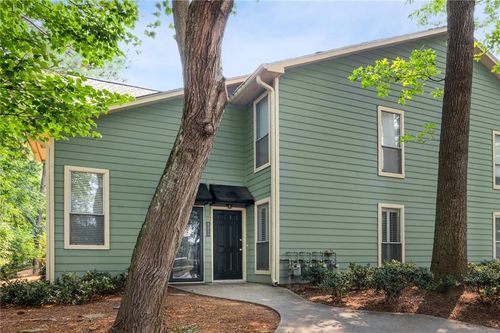 4211 Canyon Point Cir, Roswell, GA, 30076-5133 | Card Image