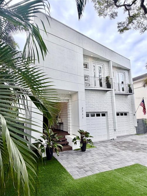 2711 W Trilby Ave, TAMPA, FL, 33611-4758 | Card Image