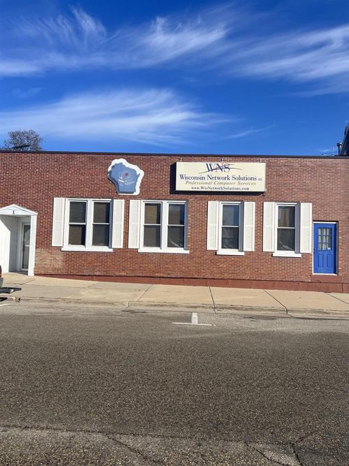 1 Main St, Portage, WI, 53901-2231 | Card Image