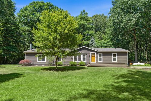 2944 64th St, Fennville, MI, 49408-9612 | Card Image