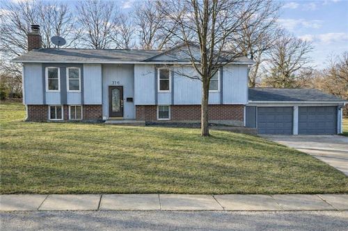 316 E 14th St, Maryville, MO, 64468-1147 | Card Image