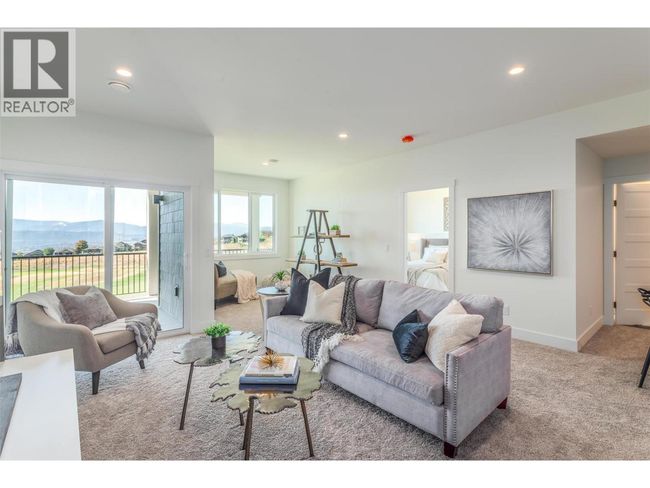 1436 Tower Ranch Dr, House other with 2 bedrooms, 3 bathrooms and 4 parking in Kelowna BC | Image 34