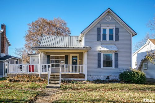 304 N Lilac St, Elmwood, IL, 61529-7952 | Card Image