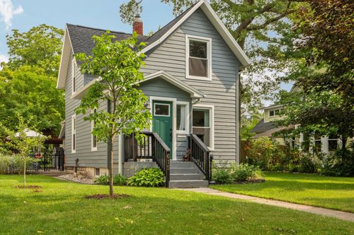 615 Webster St, Traverse City, MI, 49686-2653 | Card Image