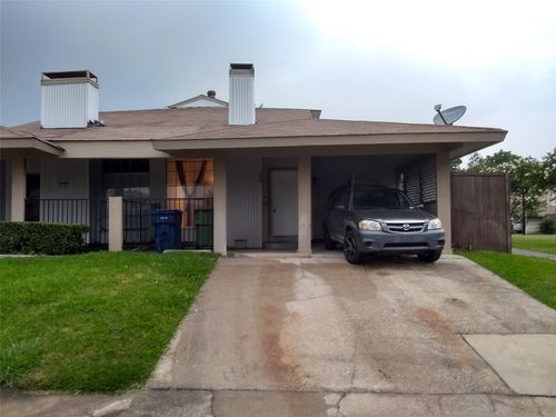 733 Arrowhead Cir, Garland, TX, 75043-4945 | Card Image