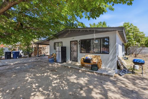 4621 Glendale Pl Nw, Albuquerque, NM, 87105-1682 | Card Image