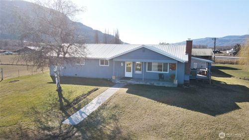 6 Jennings Loop Rd, Oroville, WA, 98844-9552 | Card Image