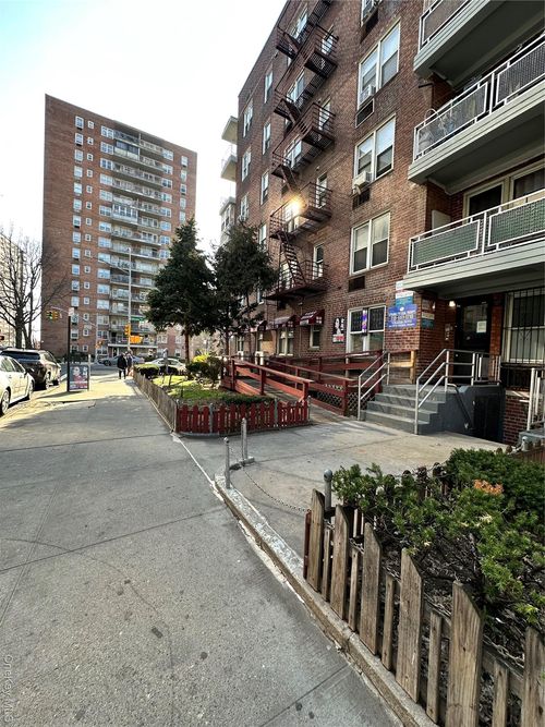 ste-114-43-43 Kissena Blvd, Flushing, NY, 11355-2914 | Card Image