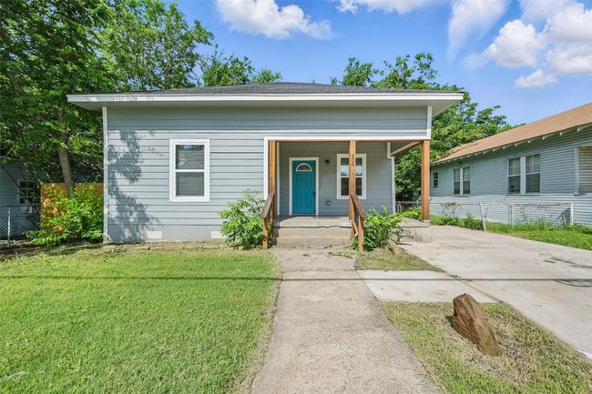 906 S Willow St, House other with 3 bedrooms, 2 bathrooms and null parking in Sherman TX | Image 5