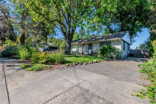 729 N Modoc Ave, Medford, OR, 97504-6381 | Card Image