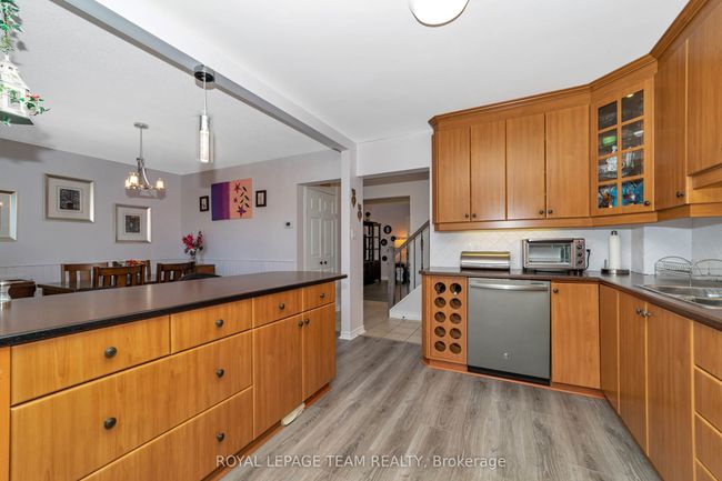 203 Rosemary Gdns, House attached with 3 bedrooms, 2 bathrooms and 4 parking in Orléans ON | Image 11