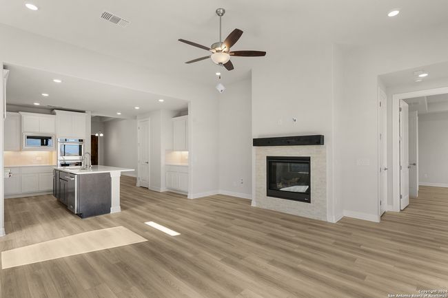 948 Nolte Bnd, House other with 3 bedrooms, 3 bathrooms and null parking in Seguin TX | Image 16
