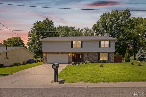 85 Sunray Dr, Highland, IL, 62249-2416 | Card Image