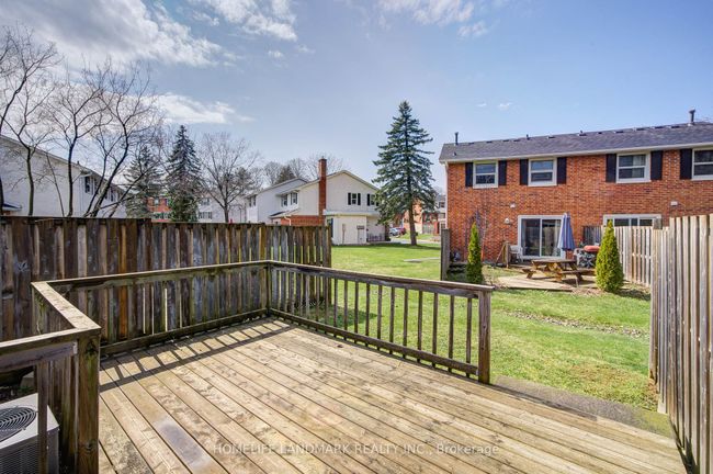 2 - 401 Keats Way, Condo with 5 bedrooms, 3 bathrooms and 1 parking in Waterloo ON | Image 48