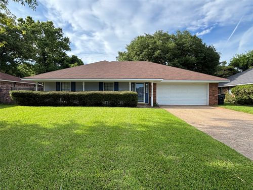 2527 Spruce Dr, Bossier City, LA, 71111-5122 | Card Image