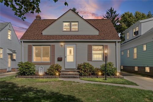 139 W Glendale St, Bedford, OH, 44146-3274 | Card Image