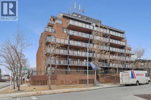 1900 25a St Sw, Calgary, AB, T3E1Y5 | Card Image