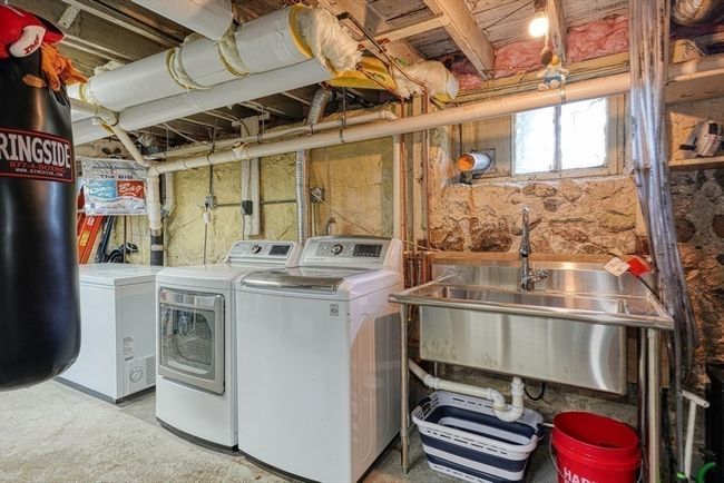 85 Roosevelt Rd, House other with 3 bedrooms, 2 bathrooms and 2 parking in Medford MA | Image 25