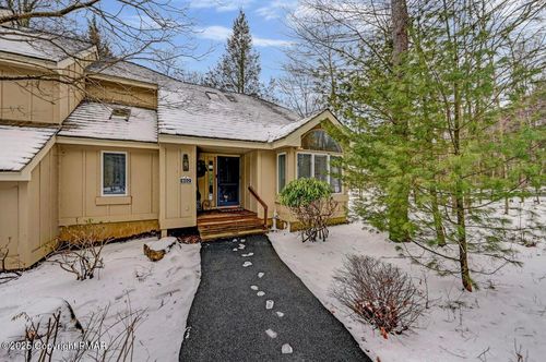 602 Uncas Ln, Pocono Pines, PA, 18350 | Card Image