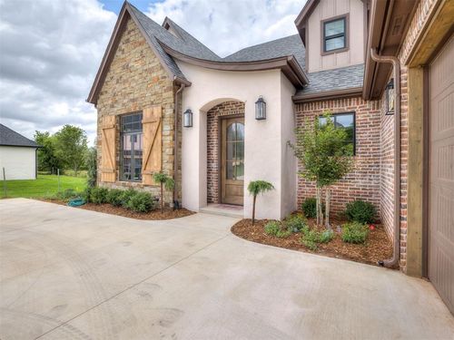 3394 Red Ridge Dr, Blanchard, OK, 73010-5268 | Card Image