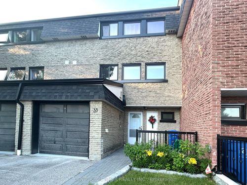 38 Henderson Dr, Aurora, ON, L4G3L2 | Card Image