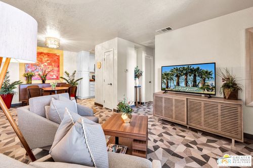 j-202-675 N Los Felices Cir W, Palm Springs, CA, 92262-1952 | Card Image