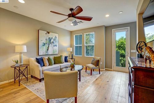 7-25 Heligan Ln, Livermore, CA, 94551-6484 | Card Image