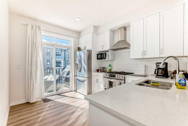 91 Spring Willow Close Sw, Townhouse with 3 bedrooms, 3 bathrooms and 2 parking in Calgary AB | Image 5