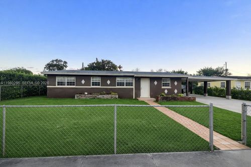 3930 Nw 185th St, Miami Gardens, FL, 33055-2839 | Card Image