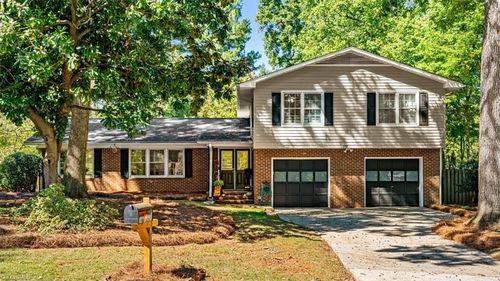 801 Winview Dr, Greensboro, NC, 27410-4641 | Card Image