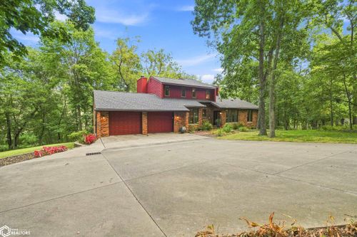 411 Heatherwood Cir, Fairfield, IA, 52556-3888 | Card Image