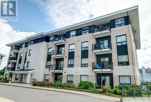 303-225 Winterfell Pvt, Gloucester, ON, K1G4J1 | Card Image